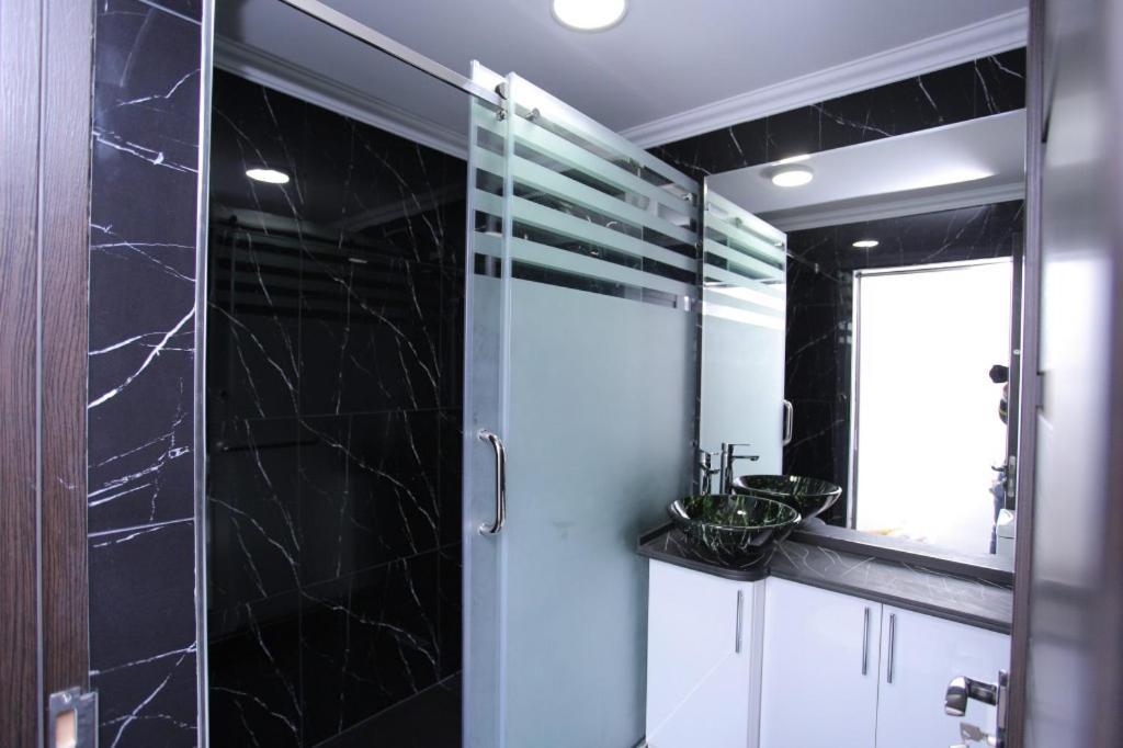 Overlooking Registan Square Luxury 2 Bedrooms Apartment Samarcanda Exterior foto